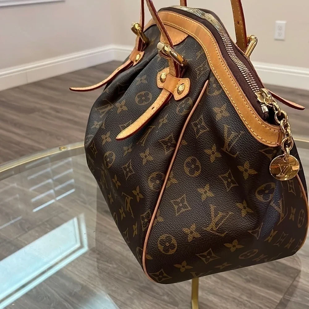 LOUIS VUITTON Beautiful  Chic Vintage Monogram Tivoli GM Bag Authentic